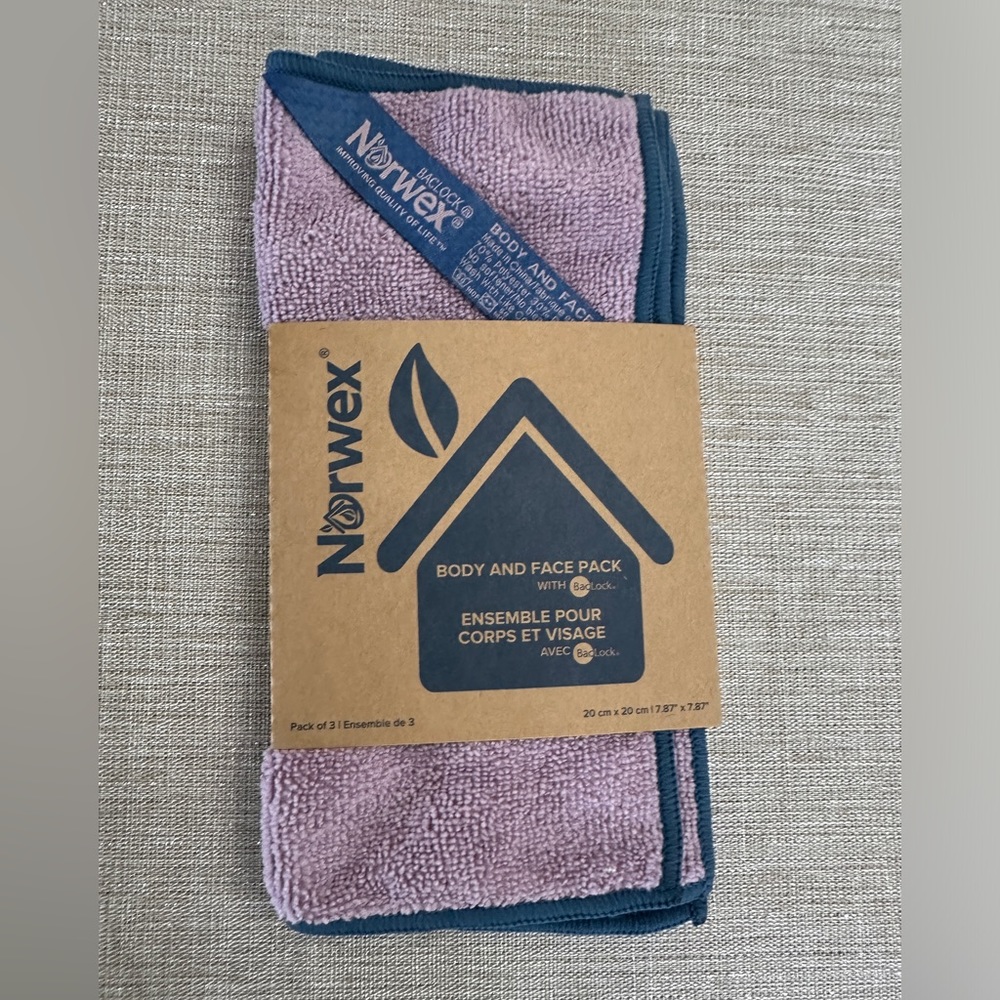 Norwex Body and Face Pack - Light Purple with Blue Trim